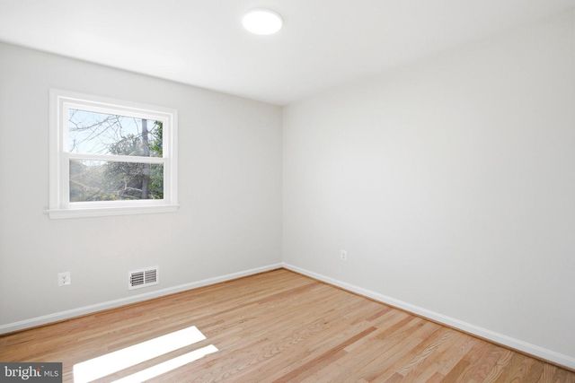 5110 PRESTWICK DR, Fairfax, VA 22030