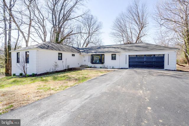 5110 PRESTWICK DR, Fairfax, VA 22030