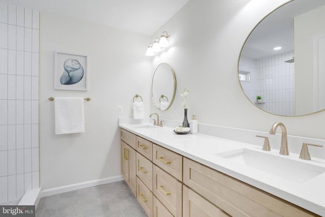 5110 PRESTWICK DR, Fairfax, VA 22030