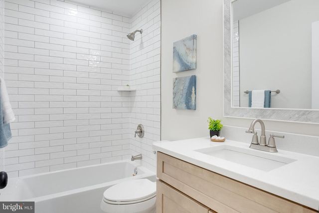 5110 PRESTWICK DR, Fairfax, VA 22030