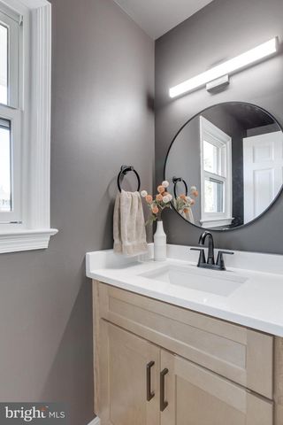 5110 PRESTWICK DR, Fairfax, VA 22030