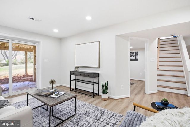 5110 PRESTWICK DR, Fairfax, VA 22030