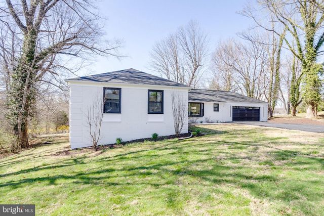 5110 PRESTWICK DR, Fairfax, VA 22030