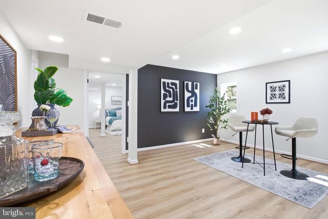 5110 PRESTWICK DR, Fairfax, VA 22030