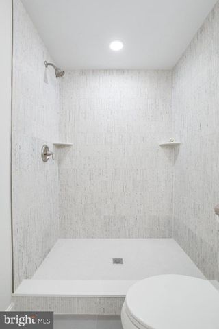 5110 PRESTWICK DR, Fairfax, VA 22030