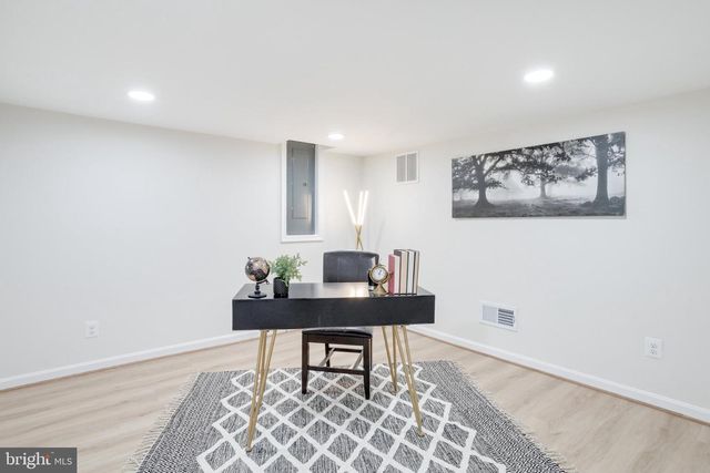 5110 PRESTWICK DR, Fairfax, VA 22030