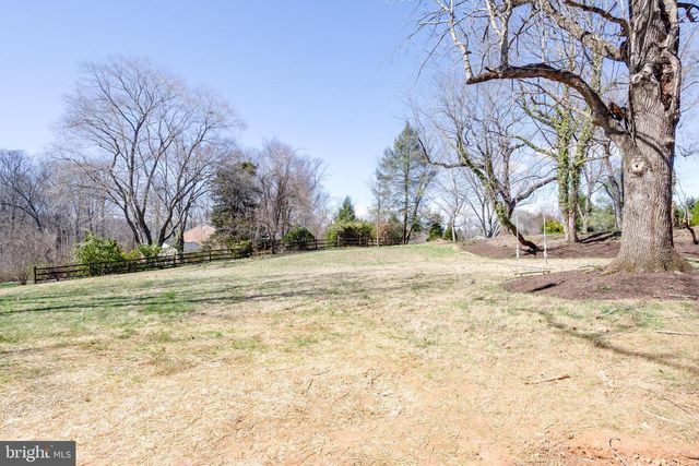 5110 PRESTWICK DR, Fairfax, VA 22030