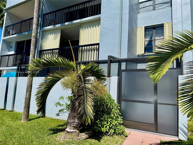10825 SW 112th Ave 117, Miami, FL 33176