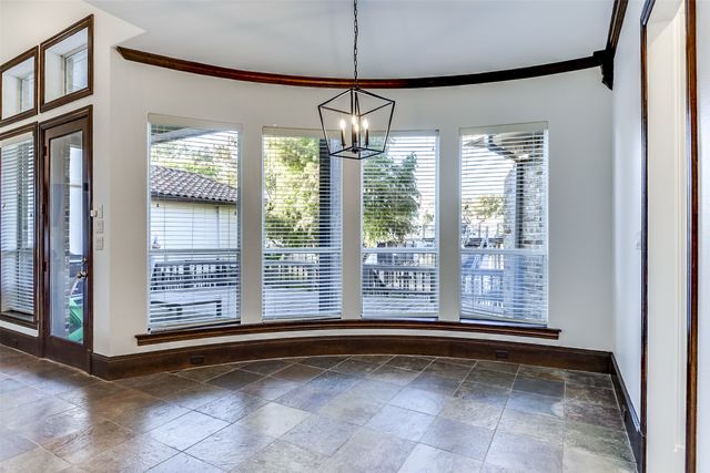 216 Hide A Way Drive, Mabank, TX 75156