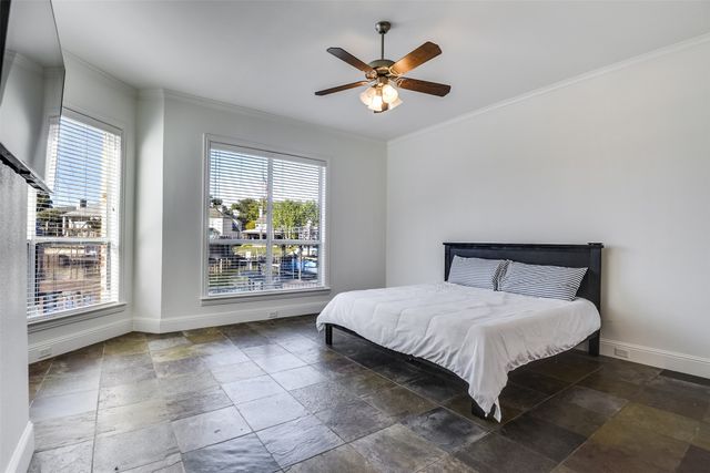 216 Hide A Way Drive, Mabank, TX 75156