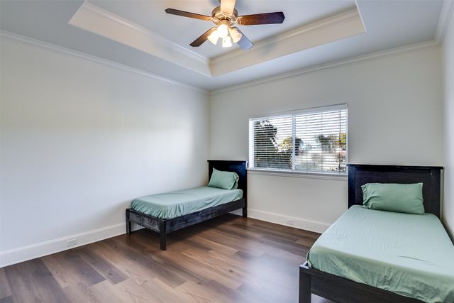 216 Hide A Way Drive, Mabank, TX 75156