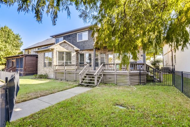 216 Hide A Way Drive, Mabank, TX 75156