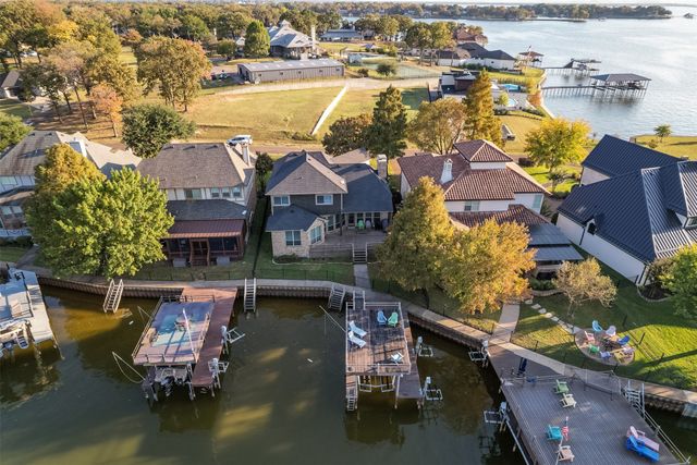 216 Hide A Way Drive, Mabank, TX 75156