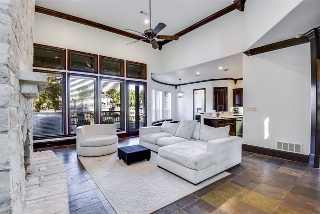 216 Hide A Way Drive, Mabank, TX 75156