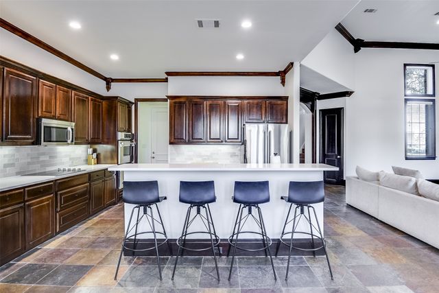 216 Hide A Way Drive, Mabank, TX 75156