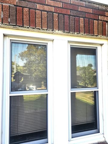 8578 Drury Lane, St Louis, MO 63147