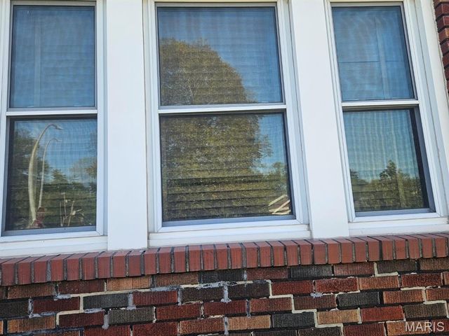 8578 Drury Lane, St Louis, MO 63147