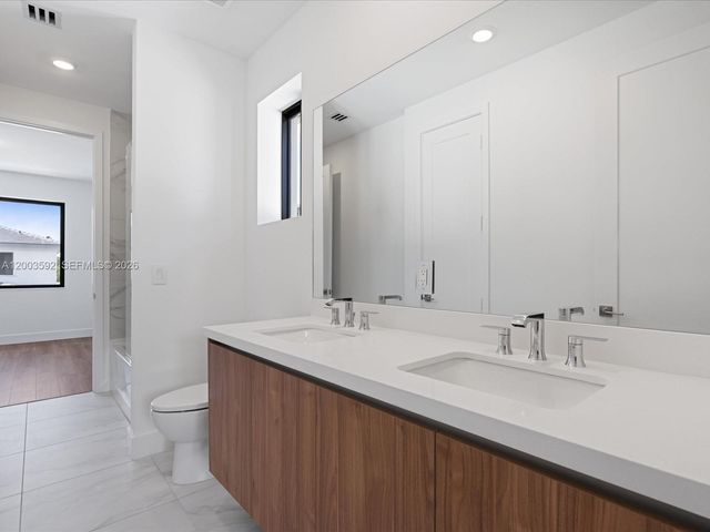 19602 NE 14 CT 0, Miami, FL 33179