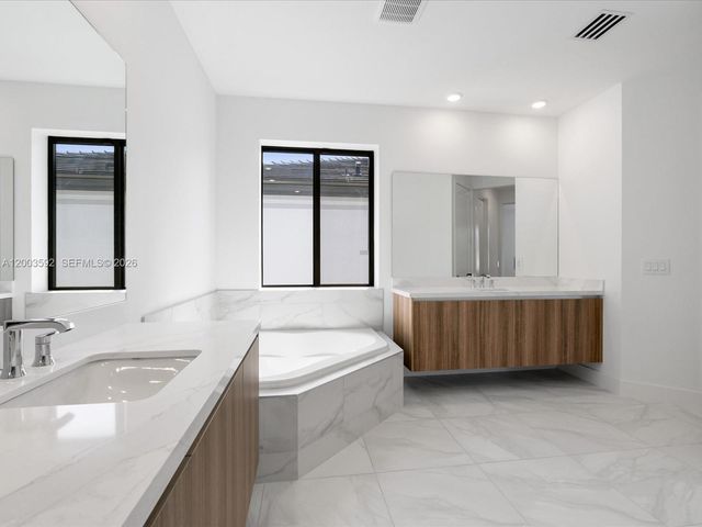 19602 NE 14 CT 0, Miami, FL 33179