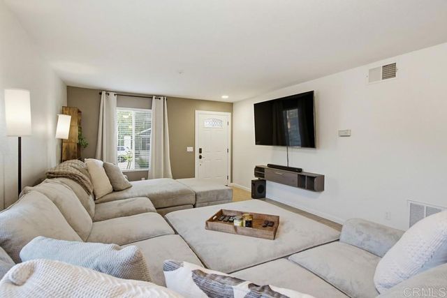 13368 Goldentop Drive, Lakeside, CA 92040