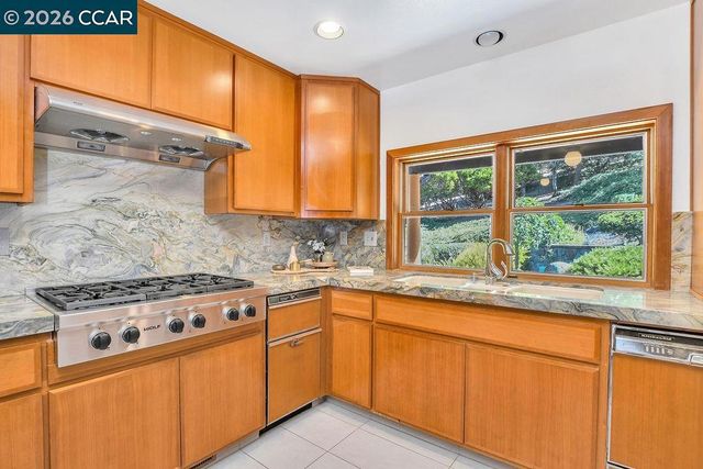 3434 Silver Springs Ct, Lafayette, CA 94549