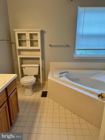 37 JENNIFER LN, Burlington, NJ 08016