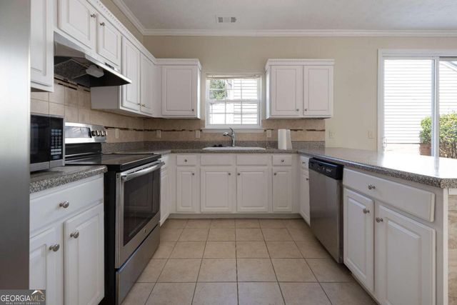 317 W Oaks Trail, Woodstock, GA 30188