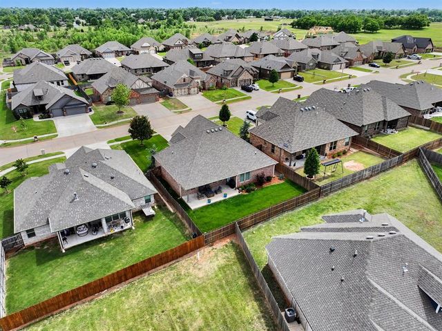 2309 E Thomas Terrace, Mustang, OK 73064