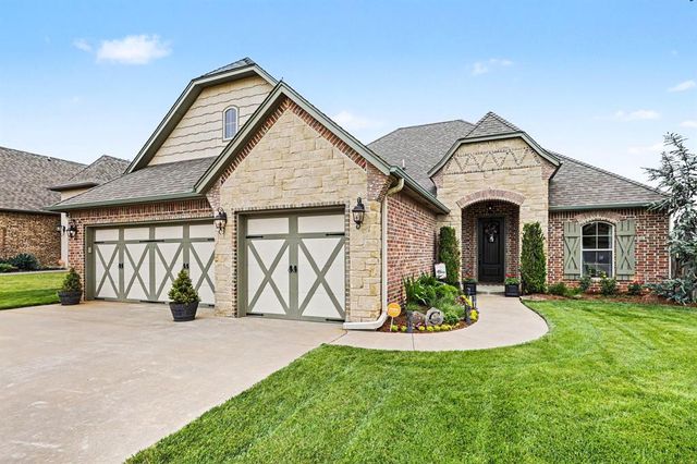 2309 E Thomas Terrace, Mustang, OK 73064