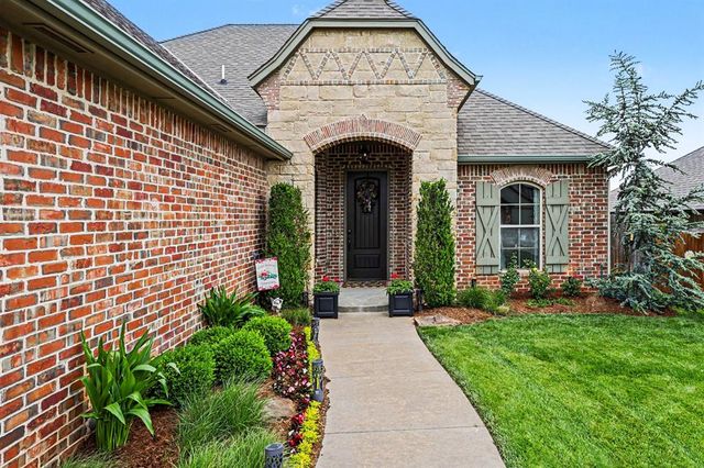 2309 E Thomas Terrace, Mustang, OK 73064