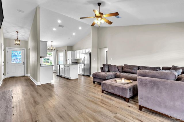 1857 Justice Cir, Gulf Breeze, FL 32563