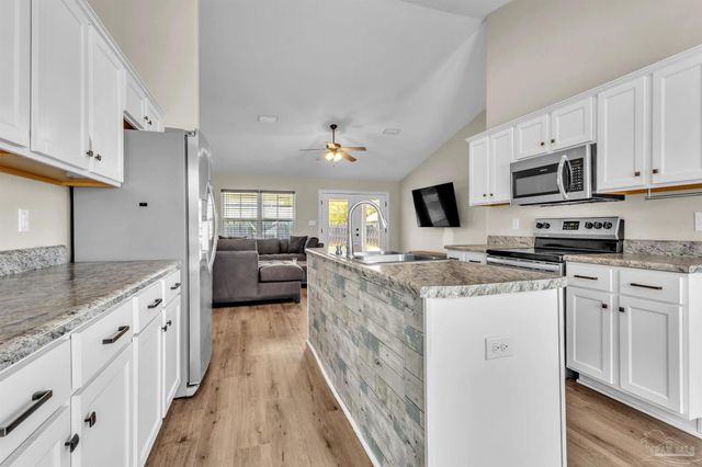 1857 Justice Cir, Gulf Breeze, FL 32563