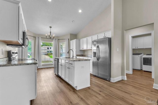 1857 Justice Cir, Gulf Breeze, FL 32563