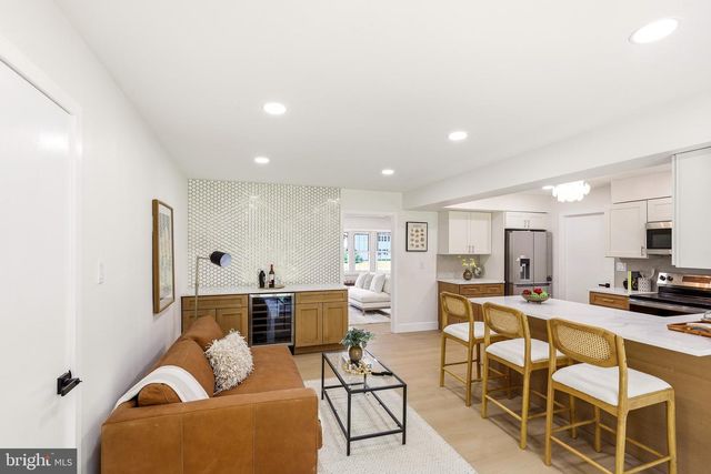 10 TUCKER CT, Willingboro, NJ 08046