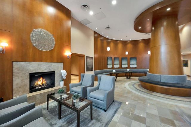 325 7Th Ave 808, San Diego, CA 92101