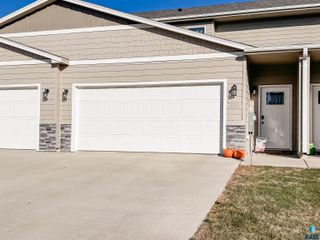 6122 E Copper Pl Place, Sioux Falls, SD 57110