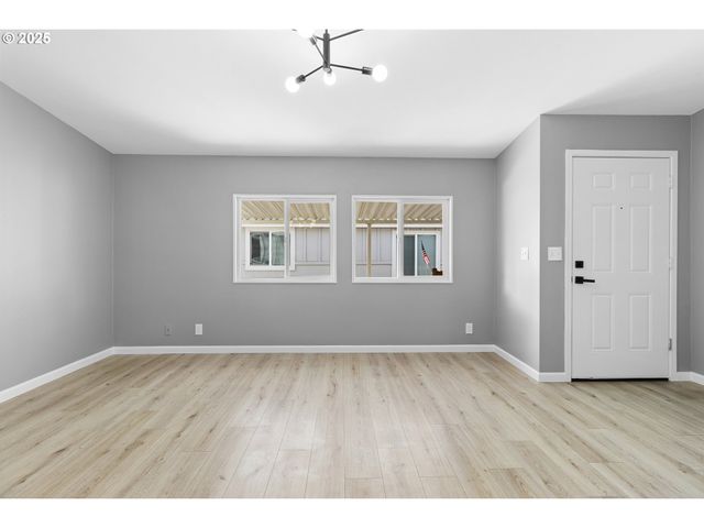 18485 Sw PACIFIC Dr 92, Tualatin, OR 97062