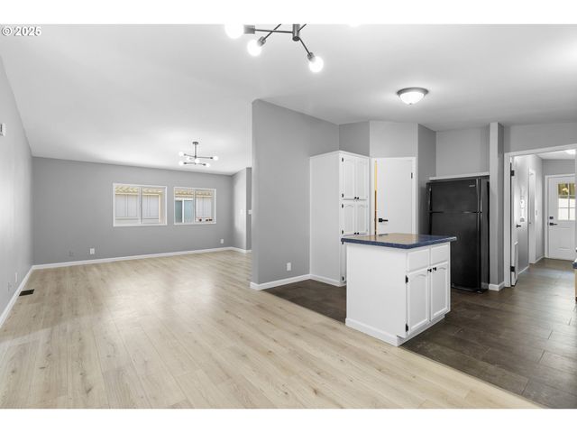 18485 Sw PACIFIC Dr 92, Tualatin, OR 97062