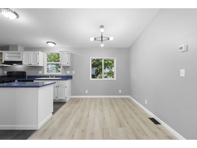 18485 Sw PACIFIC Dr 92, Tualatin, OR 97062