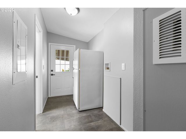 18485 Sw PACIFIC Dr 92, Tualatin, OR 97062
