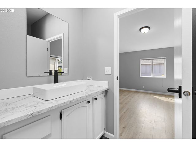 18485 Sw PACIFIC Dr 92, Tualatin, OR 97062