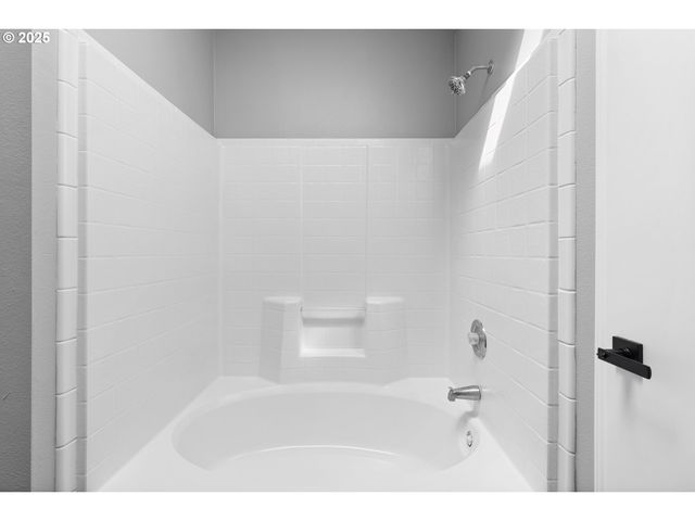 18485 Sw PACIFIC Dr 92, Tualatin, OR 97062