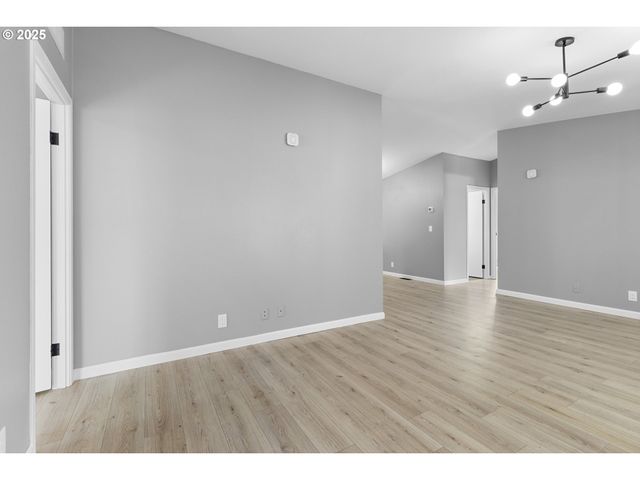 18485 Sw PACIFIC Dr 92, Tualatin, OR 97062