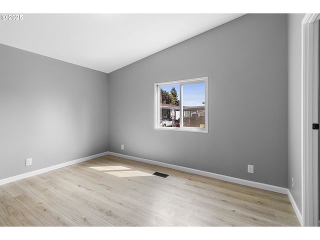 18485 Sw PACIFIC Dr 92, Tualatin, OR 97062