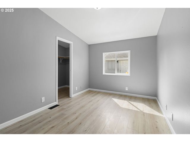 18485 Sw PACIFIC Dr 92, Tualatin, OR 97062