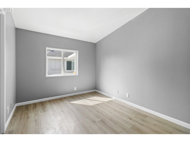18485 Sw PACIFIC Dr 92, Tualatin, OR 97062