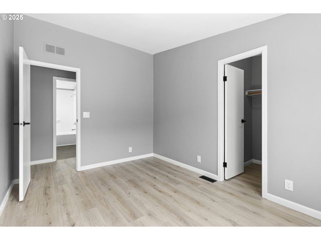 18485 Sw PACIFIC Dr 92, Tualatin, OR 97062