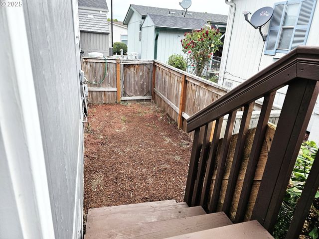 18485 Sw PACIFIC Dr 92, Tualatin, OR 97062