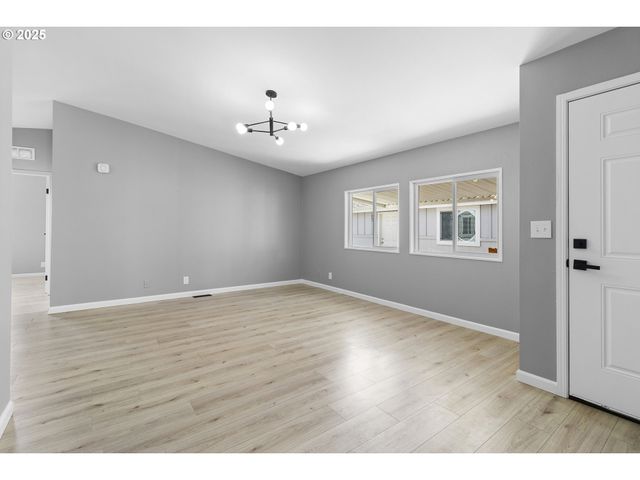 18485 Sw PACIFIC Dr 92, Tualatin, OR 97062