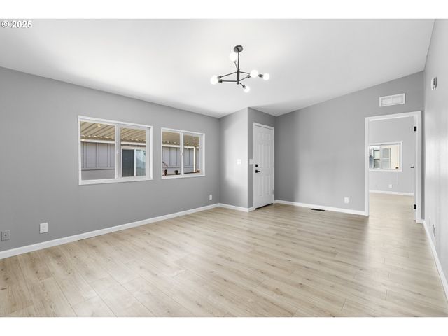 18485 Sw PACIFIC Dr 92, Tualatin, OR 97062